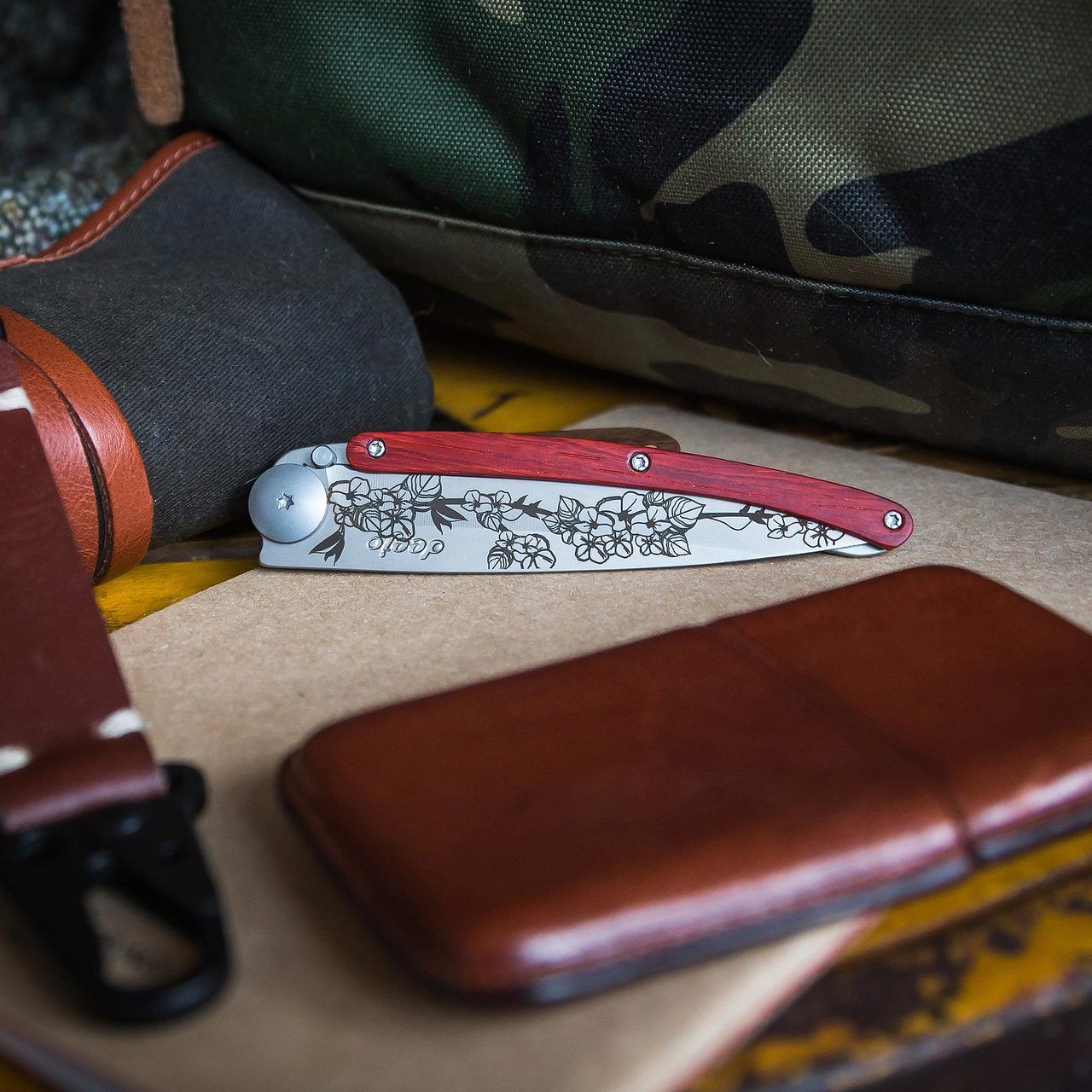 COUTEAU DE POCHE 37GR DEEJO BOIS CORAIL - CERISIER
