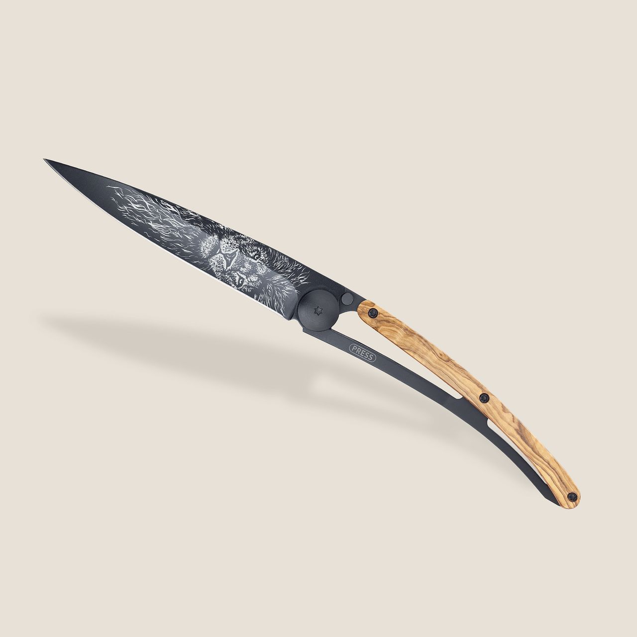 COUTEAU DE POCHE 37GR DEEJO OLIVIER - LION
