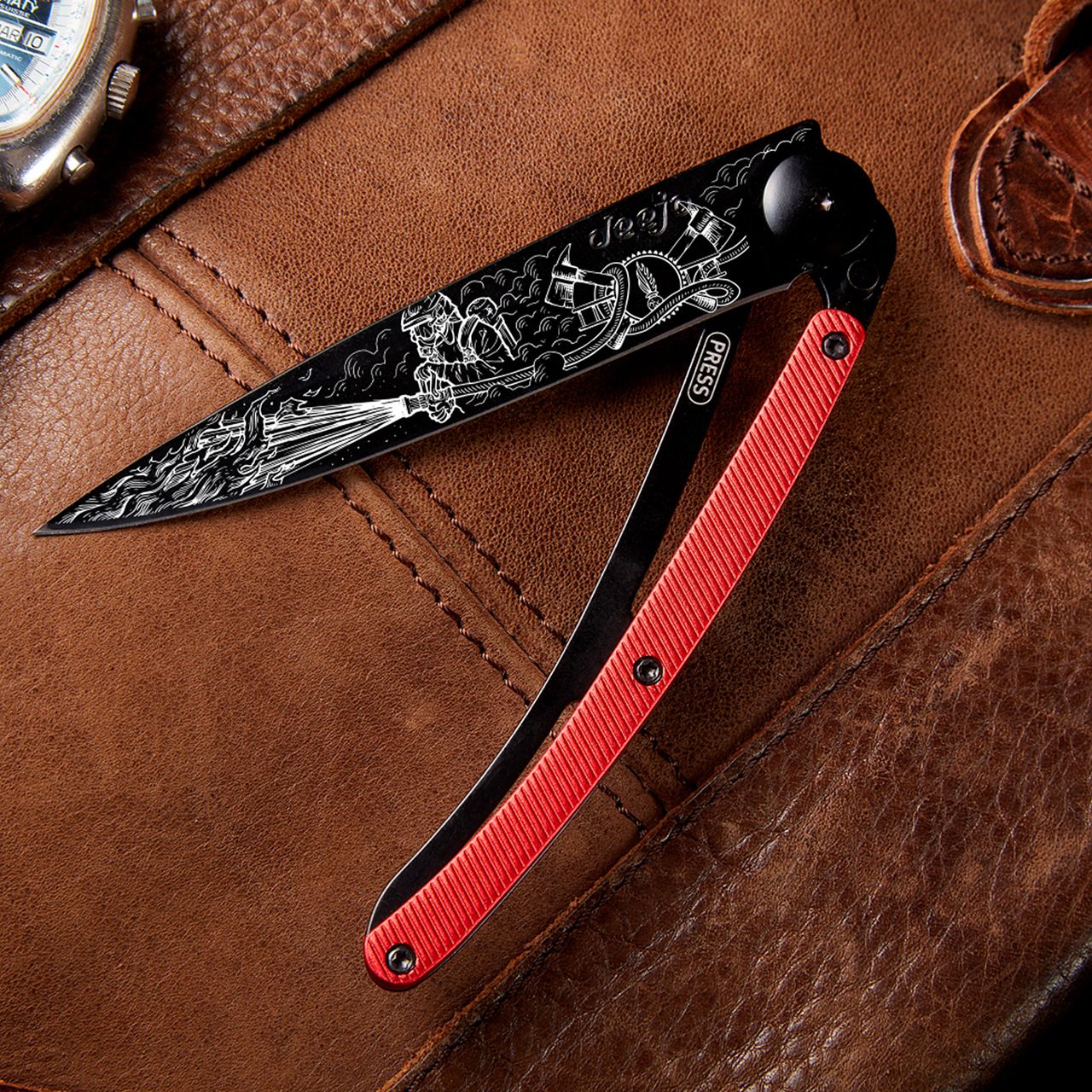 COUTEAU DE POCHE 37GR DEEJO ALU ROUGE - POMPIER