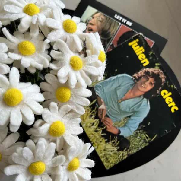 BRANCHE DE MARGUERITE - LAINE FEUTREE